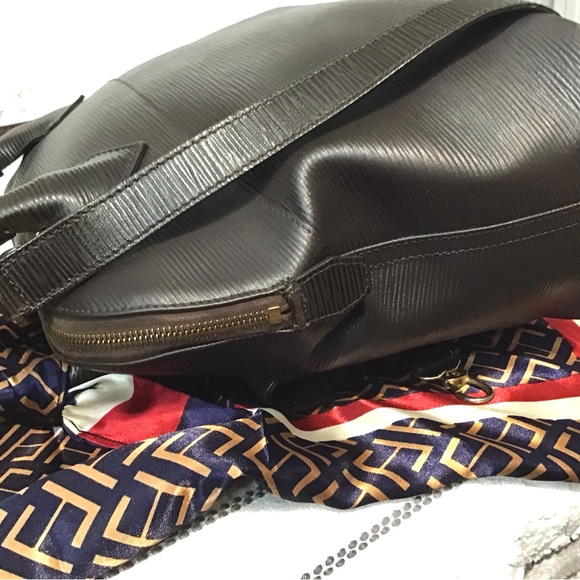 Fendi Bags - Picture 11 of 16